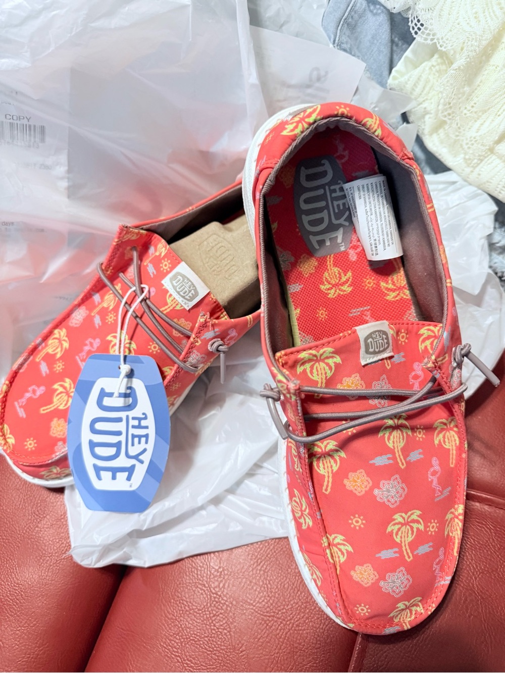 Women’s Coral flamingo Hey Dudes , NWT Size 9